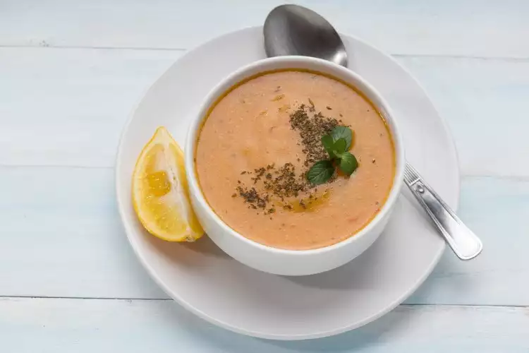 شوربة العدس البني بدبس الرمان 1 شوربة العدس البني بدبس الرمان