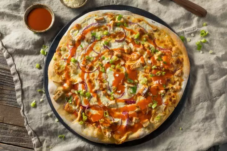 بيتزا بصوص البافلو 2 بيتزا بصوص البافلو