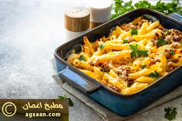 مكرونة بشاميل بالسجق 1 مكرونة بشاميل بالسجق